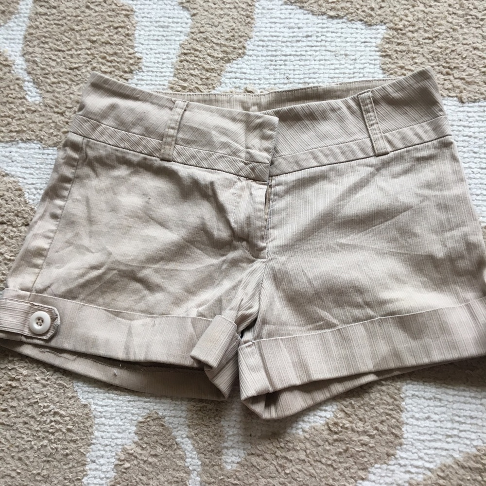 Scott Beige Cuffed Shorts